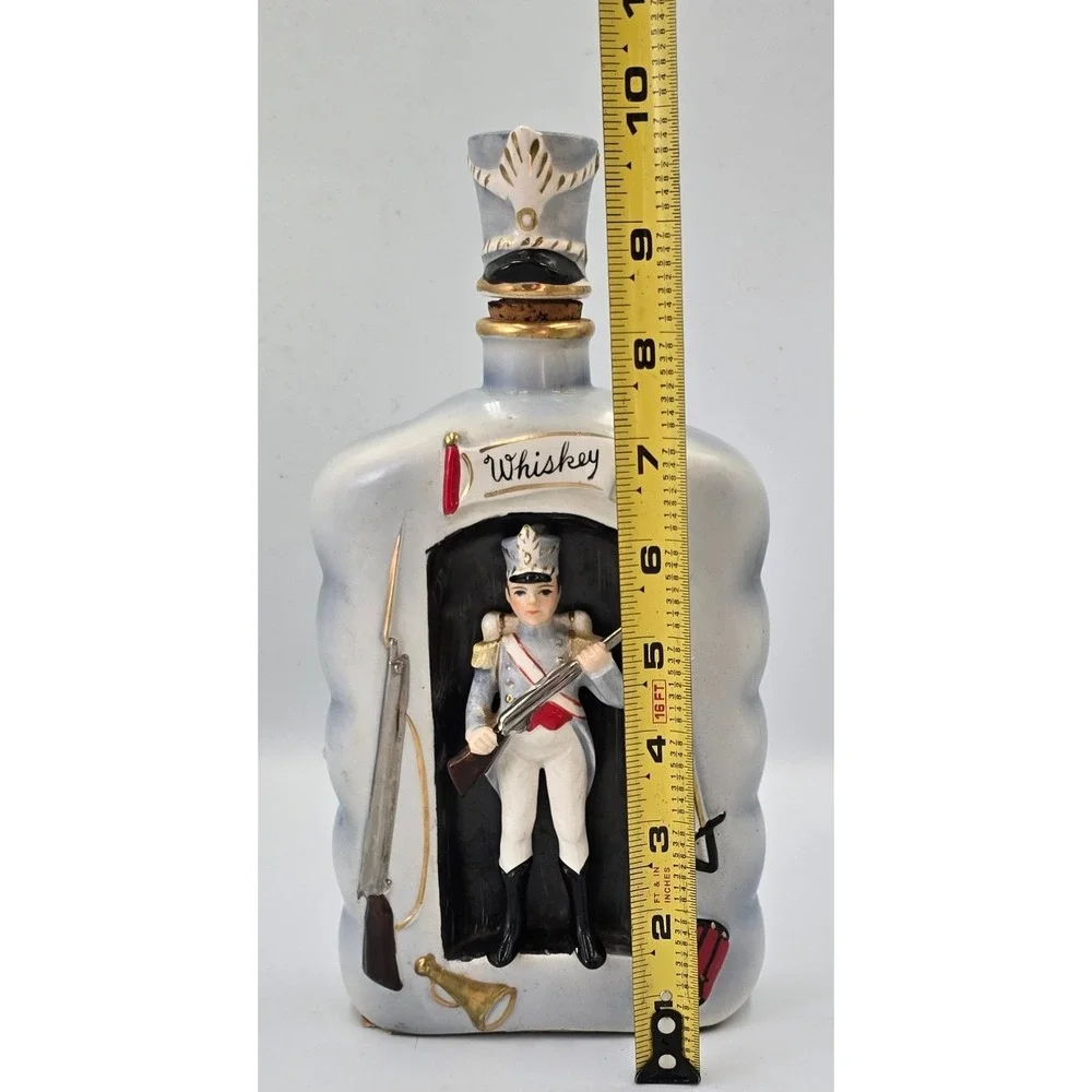 Vintage Shields Fifth Ave Soldier Whiskey Decanter Ceramic 3D Stopper Japan RARE